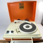 Arvin Solid State Phonograph Orange Read Description. Fixed Price $20.00.