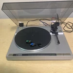Vintage 1982 Yamaha P-200 Semi-automatic Belt-drive Turntable W/ 3 Hs & Carts. Fixed Price $235.00.