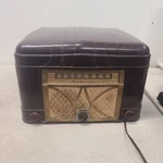 Vintage Admiral Continental" 6F11-N Bakelite Radio Record Player. Fixed Price $64.50.