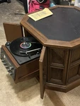 1975 Magnavox Vintage End Table With Record Player, 8-TRACK And Am/fm Stereo. Fixed Price $800.00.