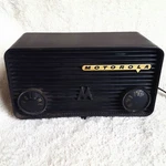 Vintage 1957 Mcm Motorola Radio Am Tabletop Bakelite Shell 57A Tube Works. Fixed Price $34.00.
