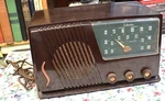 Vintage Silverstone Am Fm Radio Bakelite Sold With The Sears Label #18.. Fixed Price $109.50.