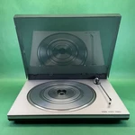 Bang & Olufsen Beogram 1800 Turntable Type 5813 W/ MMC5. Fixed Price $160.00.