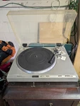Vintage Hitachi Turntable Ht -40S. Fixed Price $75.00.