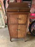 Antique Victor Victrola Phonograph 1915-1918. Fixed Price $3000.00.