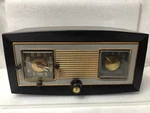 Antique Vintage Rare Montgomery Ward Airline Model 25BR-1548B Tube Radio. Fixed Price $64.99.