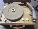 Vintage Rca Victor Victrola Portable Record Player 7-EMP-2K ...read.... Fixed Price $174.95.