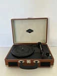 Nostalgy Designed By Auna Suitcase 3 Speed Record Player. Fixed Price $20.00.
