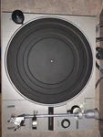 Philips F7213 Direct Drive Turntable. Fixed Price $100.00.