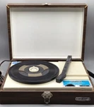 Vtg Working Seabreeze S304 Record Player 13"X9"X4" Portable Auto Speed Change. Fixed Price $72.78.