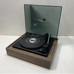 Soundesign Realtone 424 Record Player Turntable Vintage Model. Fixed Price $42.00.