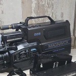 Magnavox Movie Maker Vhs Camcorder 6X/15X Zoom 1.5 Vintage Works Needs Battery. Fixed Price $99.99.