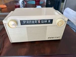 Vintage Admiral Tube Am Table Top Radio 69C172-1. Fixed Price $30.00.