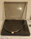 Marantz TT275 Turntable. Fixed Price $75.00.