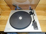 Vtg. Realistic LAB-130 Precision Belt Drive Turntable. Fixed Price $42.50.